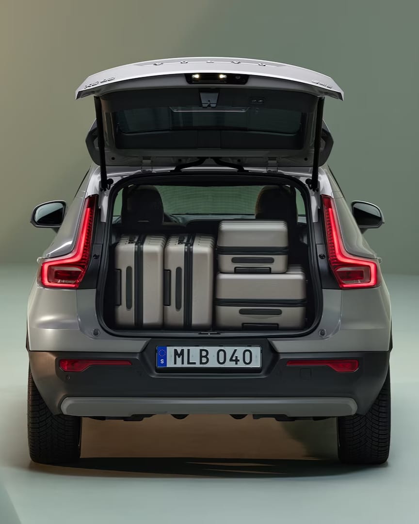 The boot of the Volvo XC40 mild hybrid SUV optimises storage capacity.