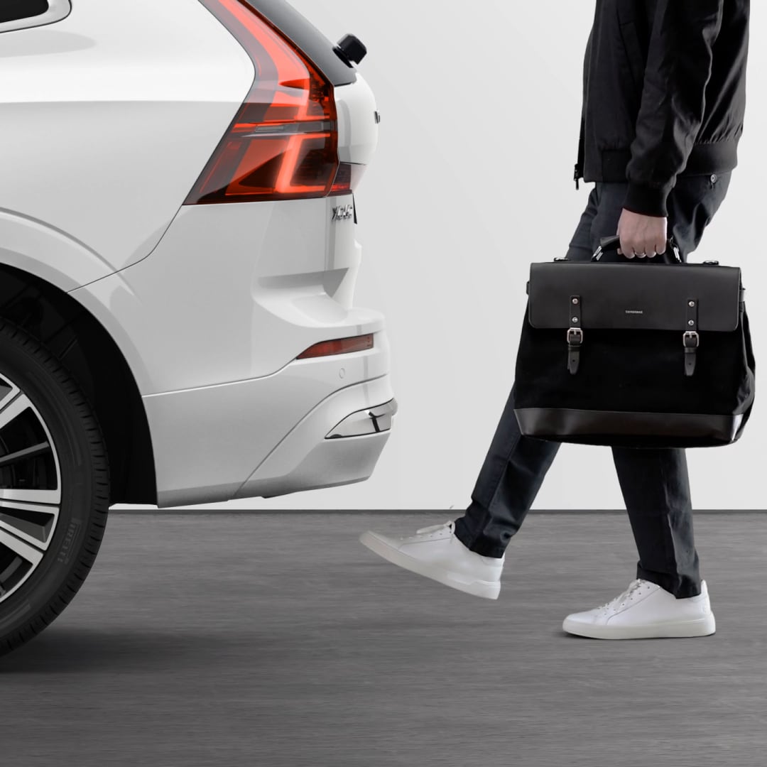 An image of the hands-free power tailgate on the Volvo XC60 plug-in hybrid.