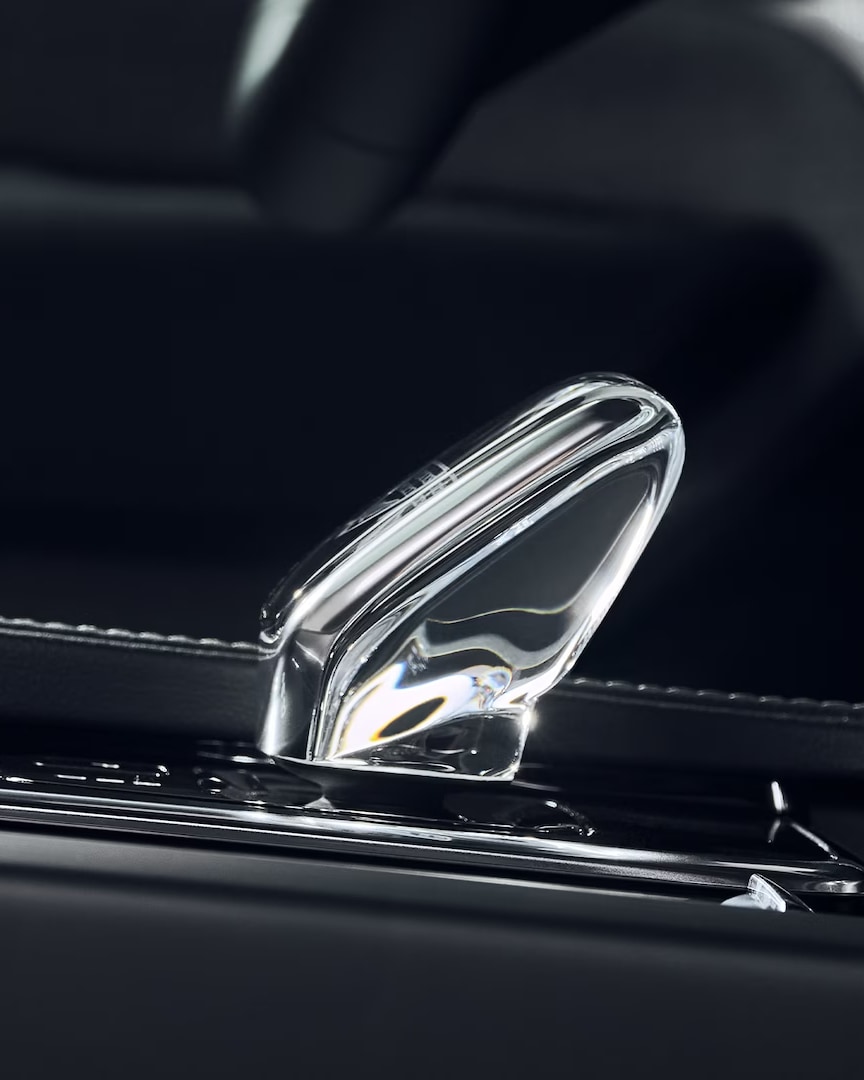 A crystal gear shifter in genuine Swedish crystal from Orrefors in a Volvo XC90.