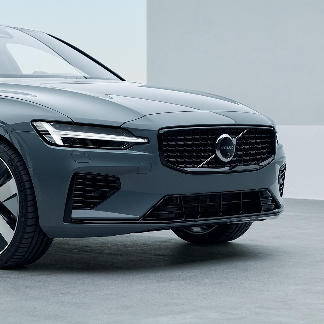 Volvo S60 Recharge with an advanced chassis.