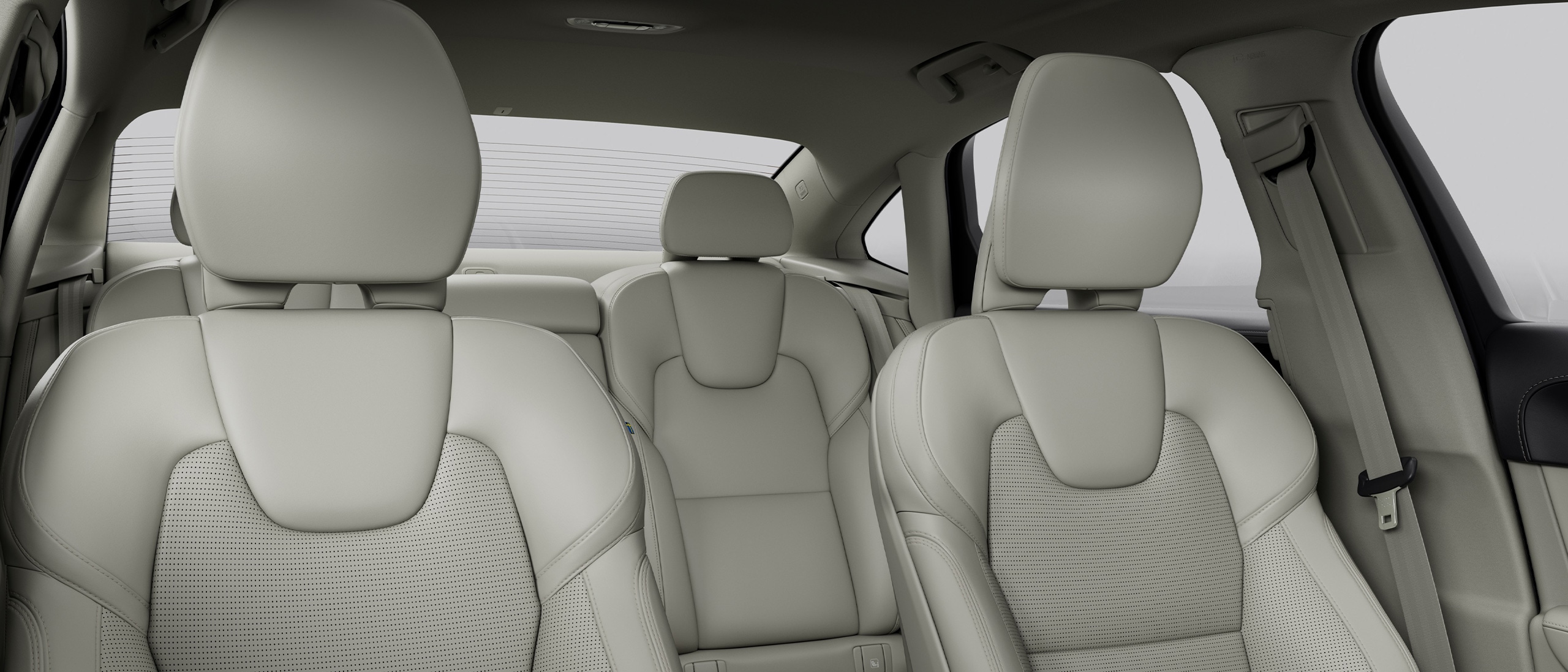 Interior del habitáculo de un sedán Volvo S90.