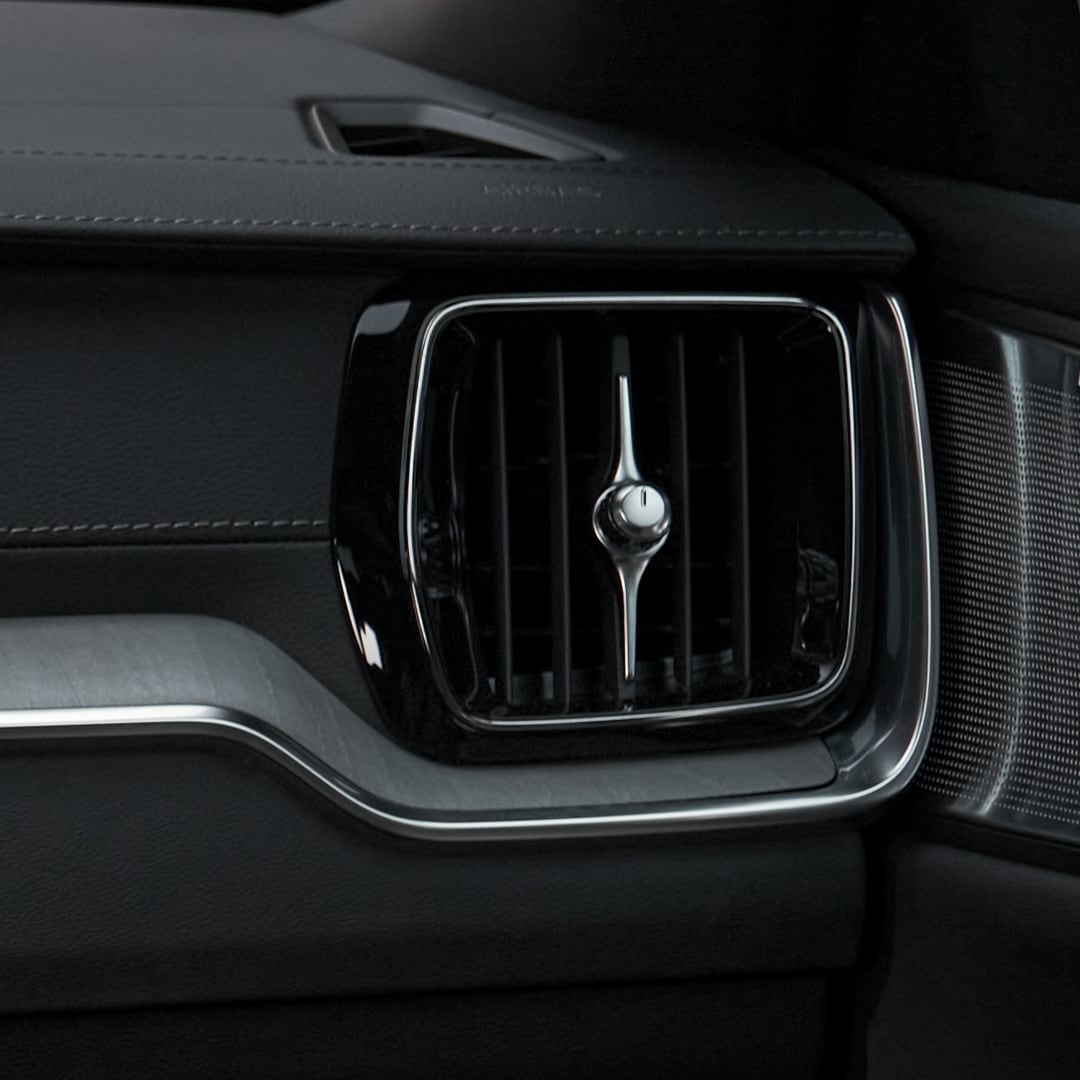 Zaawansowany filtr w Volvo V60 Cross Country pomaga Tobie i Twoim pasażerom cieszyć się lepszym i zdrowszym powietrzem.