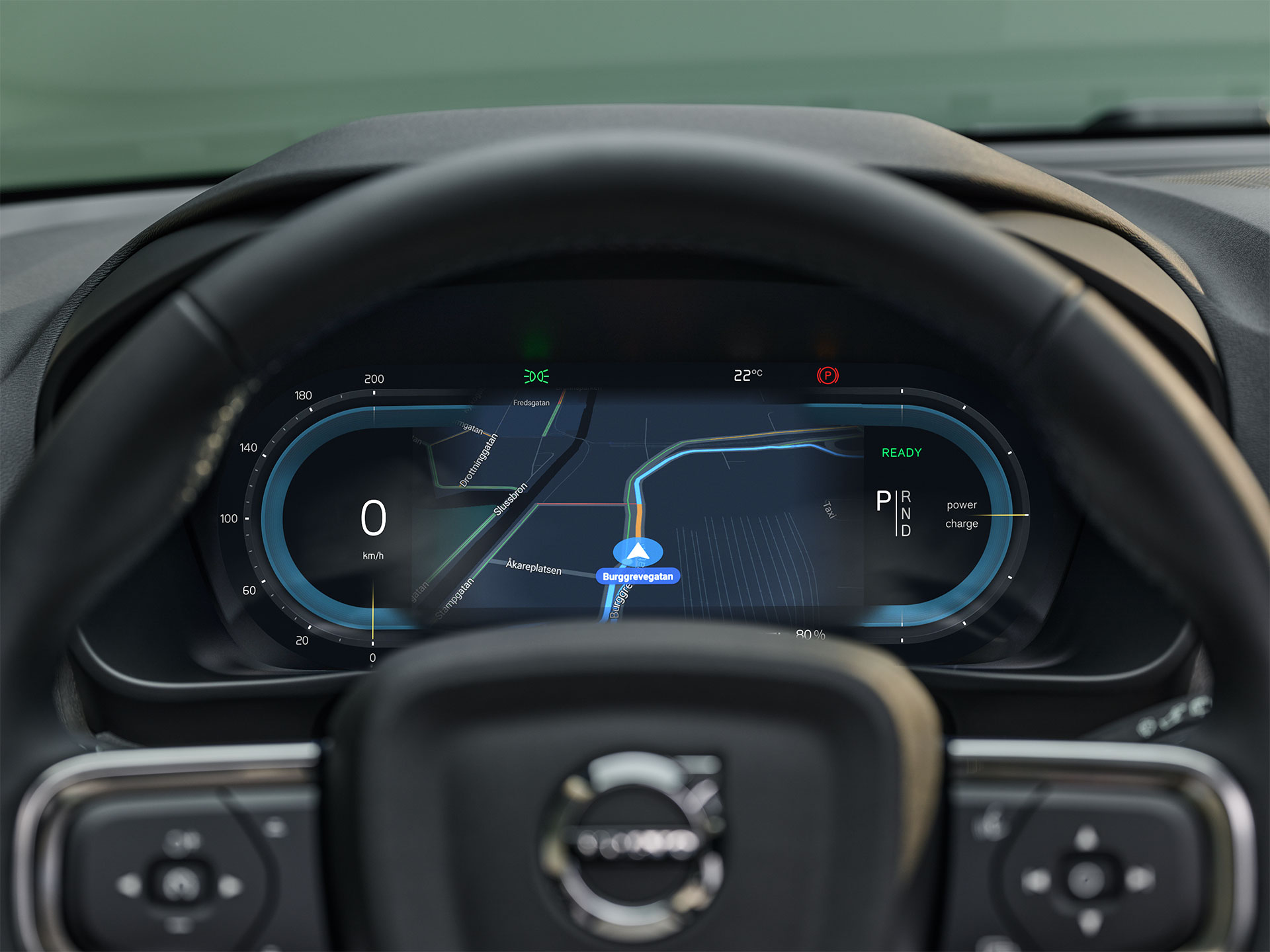 Displej komunikačního rozhraní řidiče ve voze Volvo XC40.