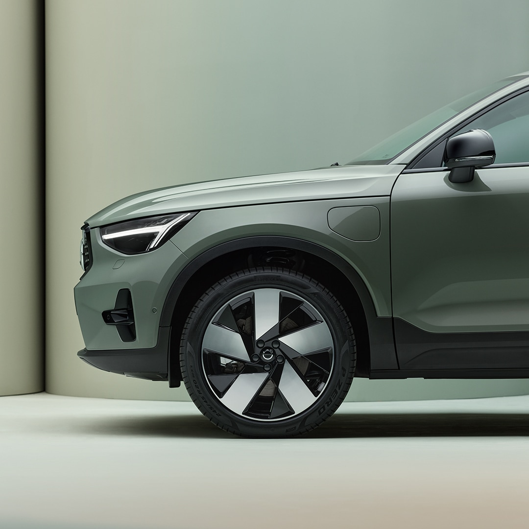 Finitions d'une Volvo XC40 Recharge hybride rechargeable.