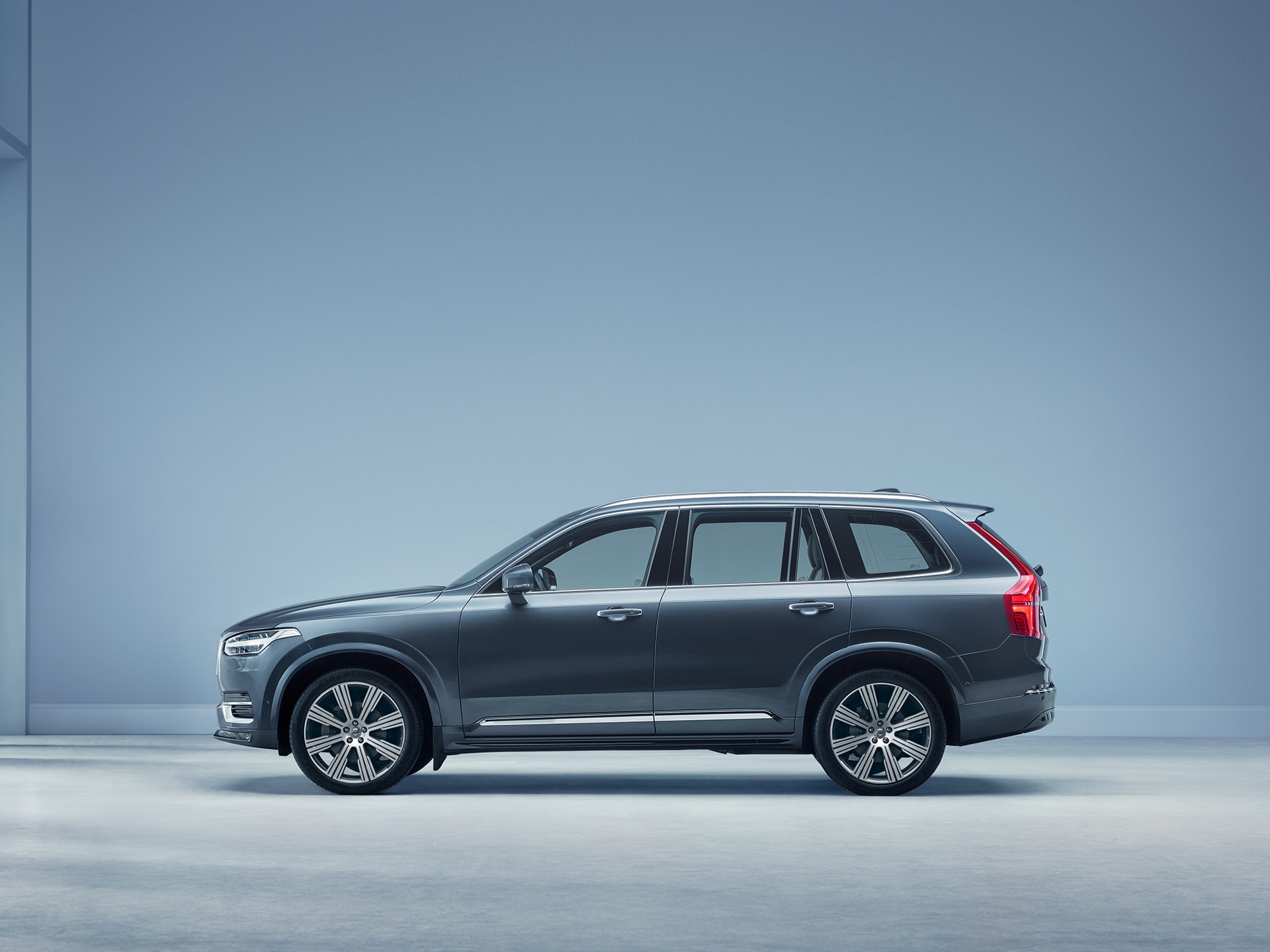 The side profile of a Volvo XC90 SUV