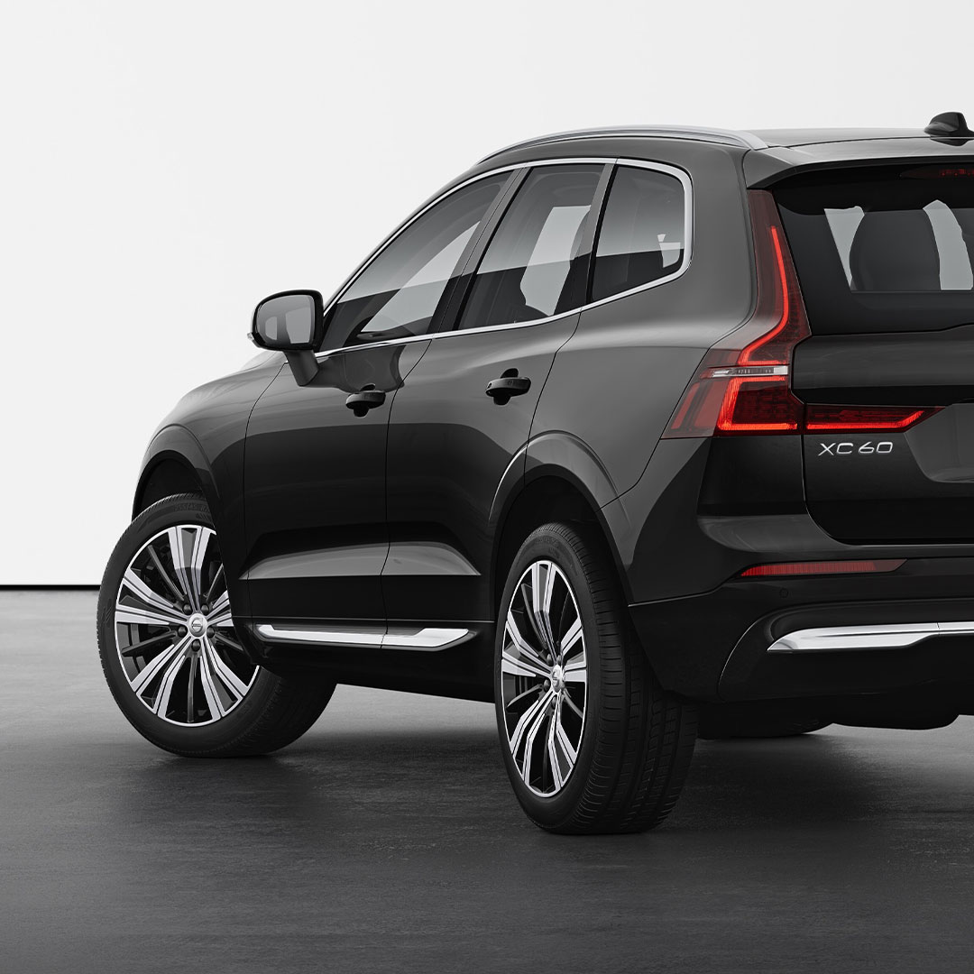 Side rear studio shot of the light-armoured Volvo XC60 in Onyx Black.