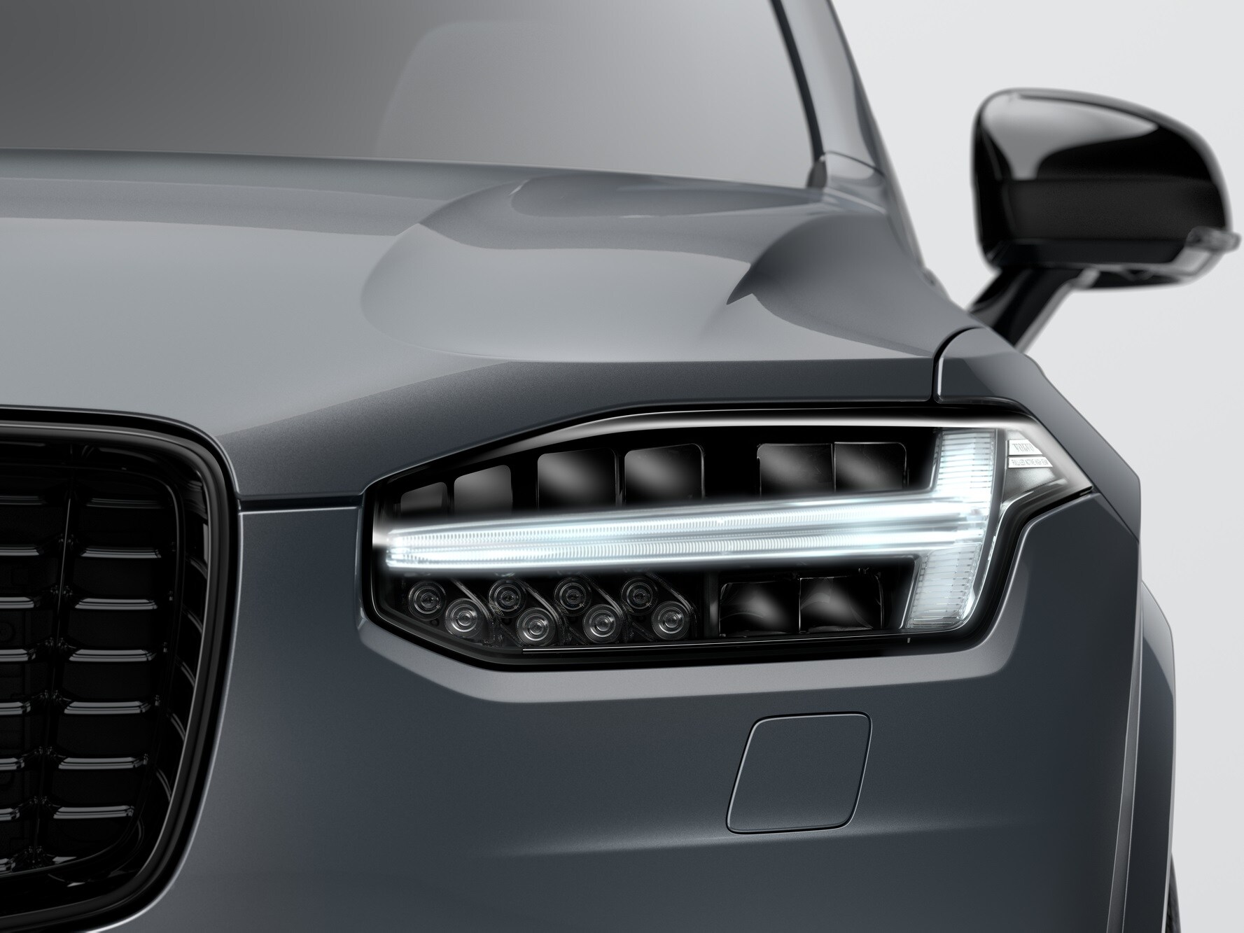 Front view of headlight lamp of Volvo XC90 Recharge