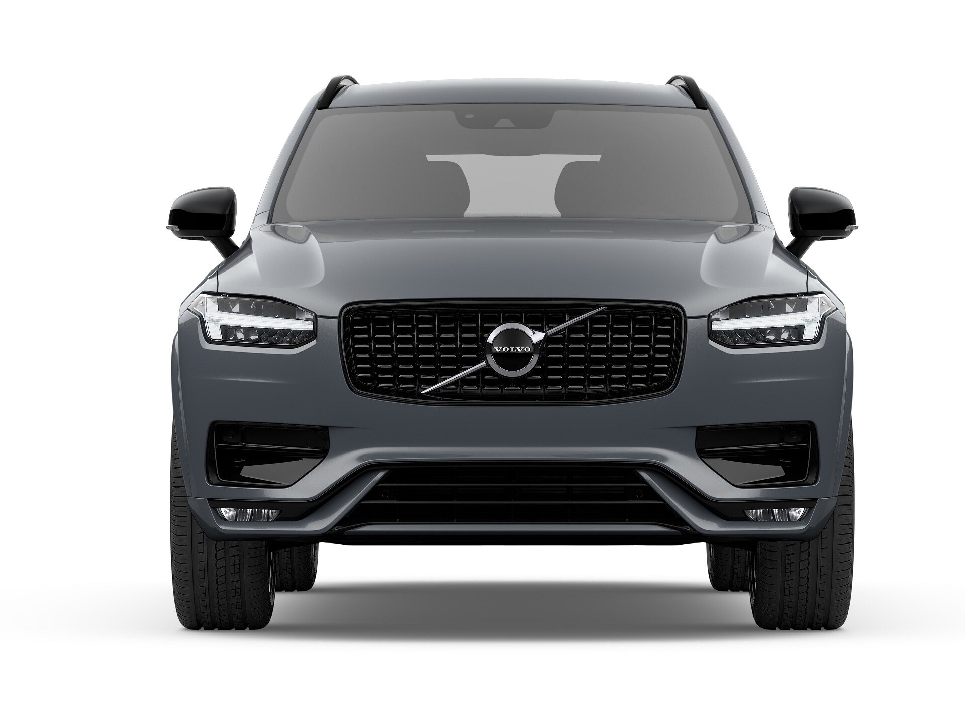 The front of a Volvo XC90 Recharge plug-in hybrid SUV.
