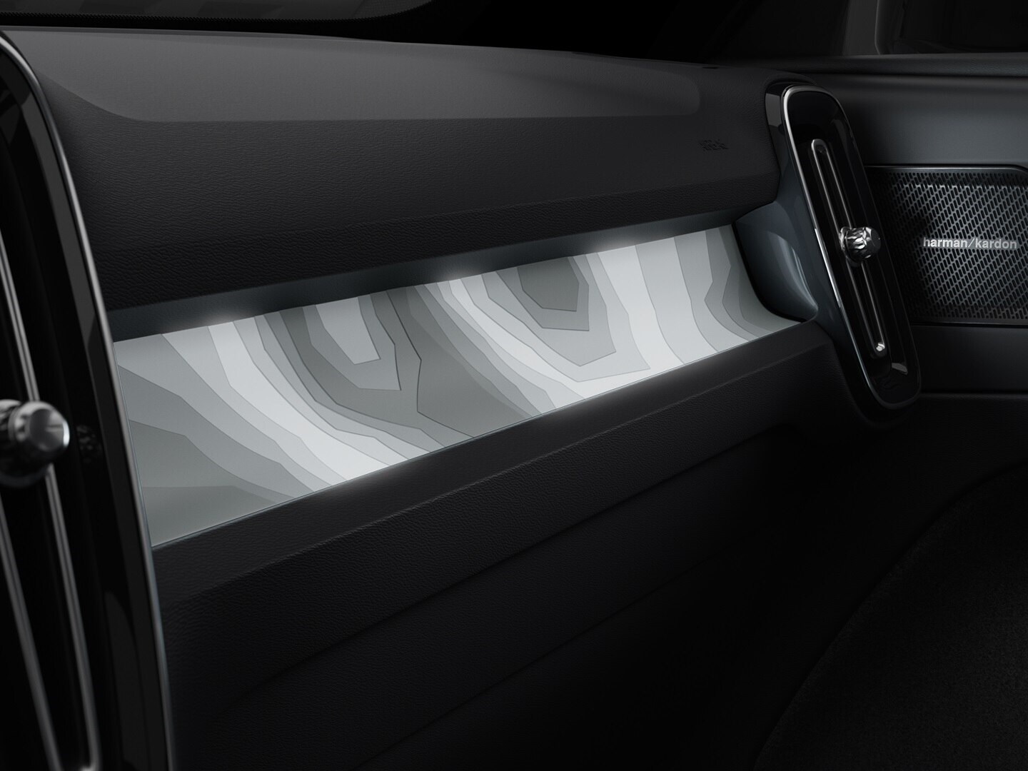 Back-lit instrument panel with decor on the Volvo C40 Recharge. 