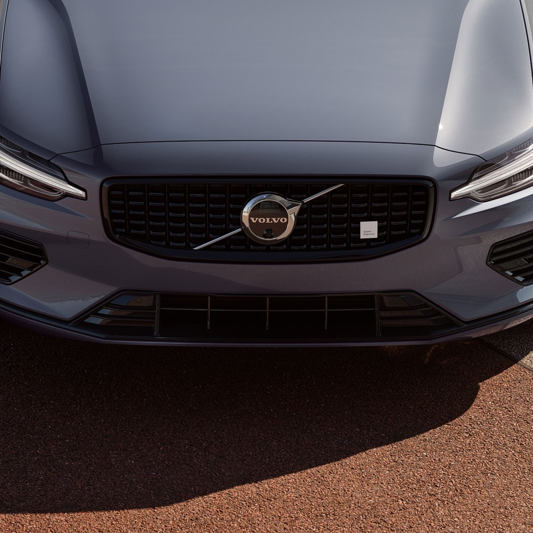 Exterior front of the Volvo V60 Recharge plug-in hybrid.