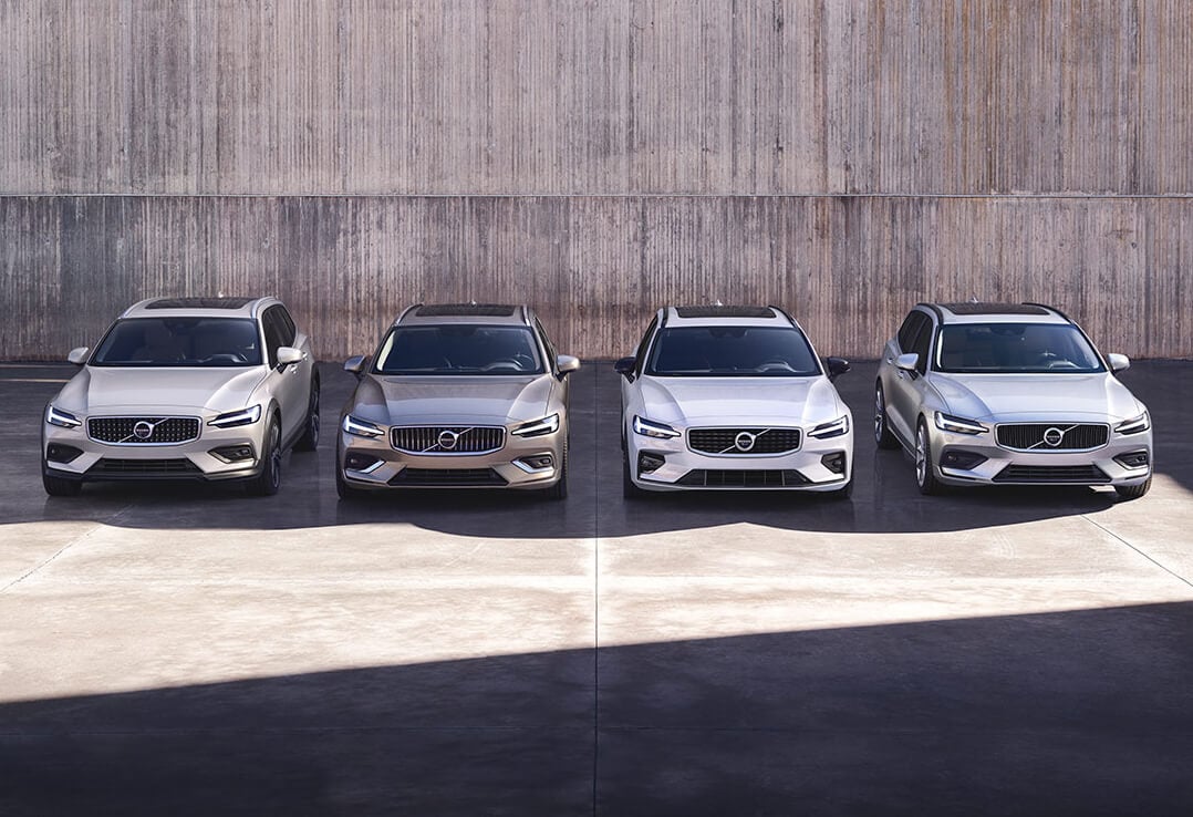 Volvo Range - Vier Modelle stehen nebeneinander in der Frontansicht