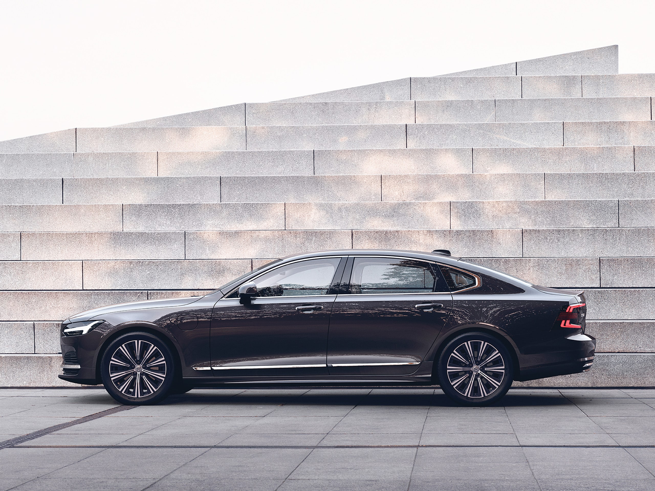 One more car. To help save more lives. The all-new Volvo S90.