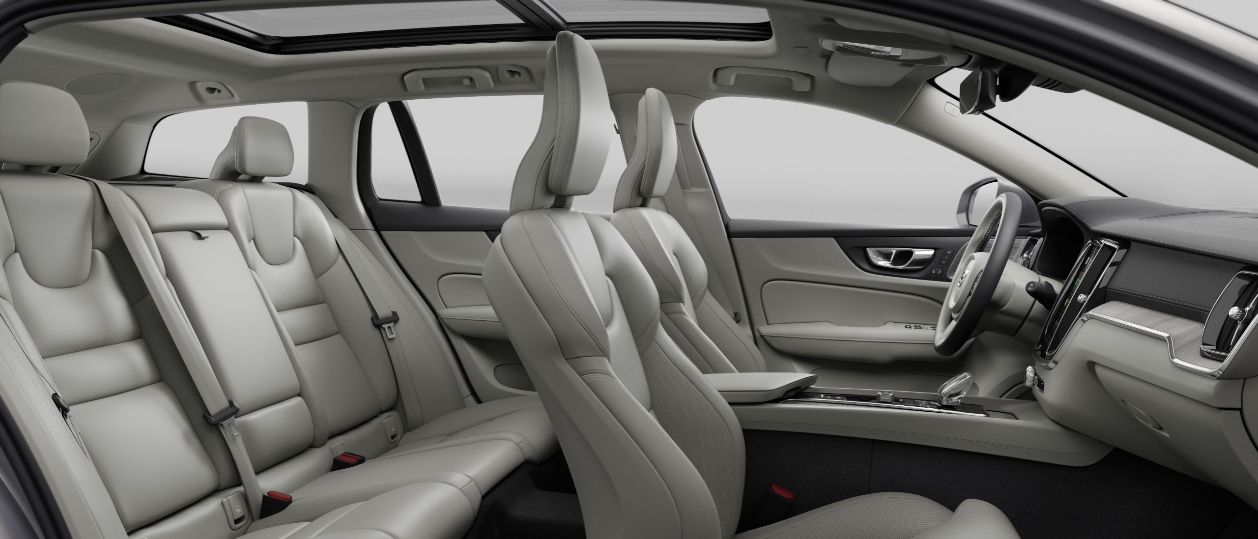 Volvo V60 Recharge 雙能電動車的車室內裝。