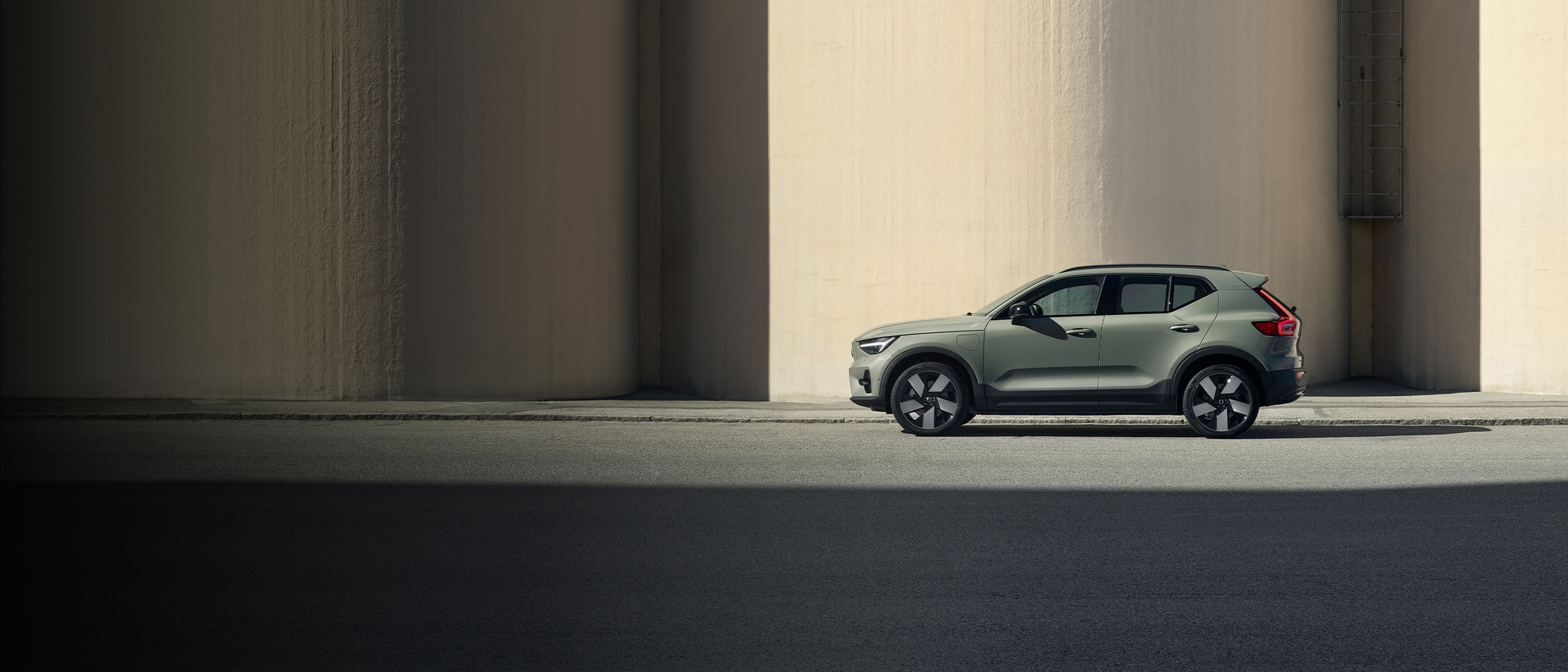 A silver Volvo XC40 SUV with reimagined design details.
