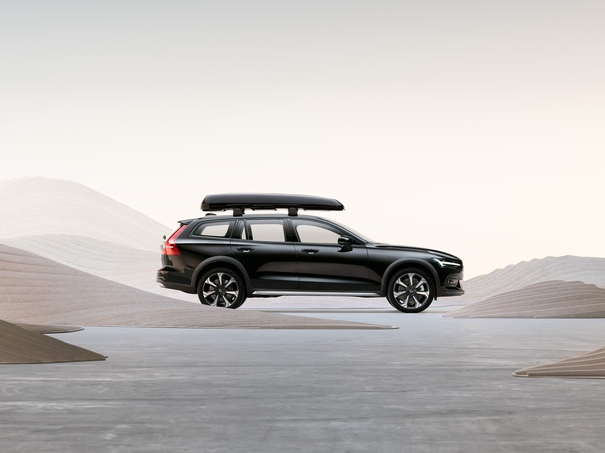 The aerodynamically optimised roof box designed by Volvo Cars, partially made from recycled materials.