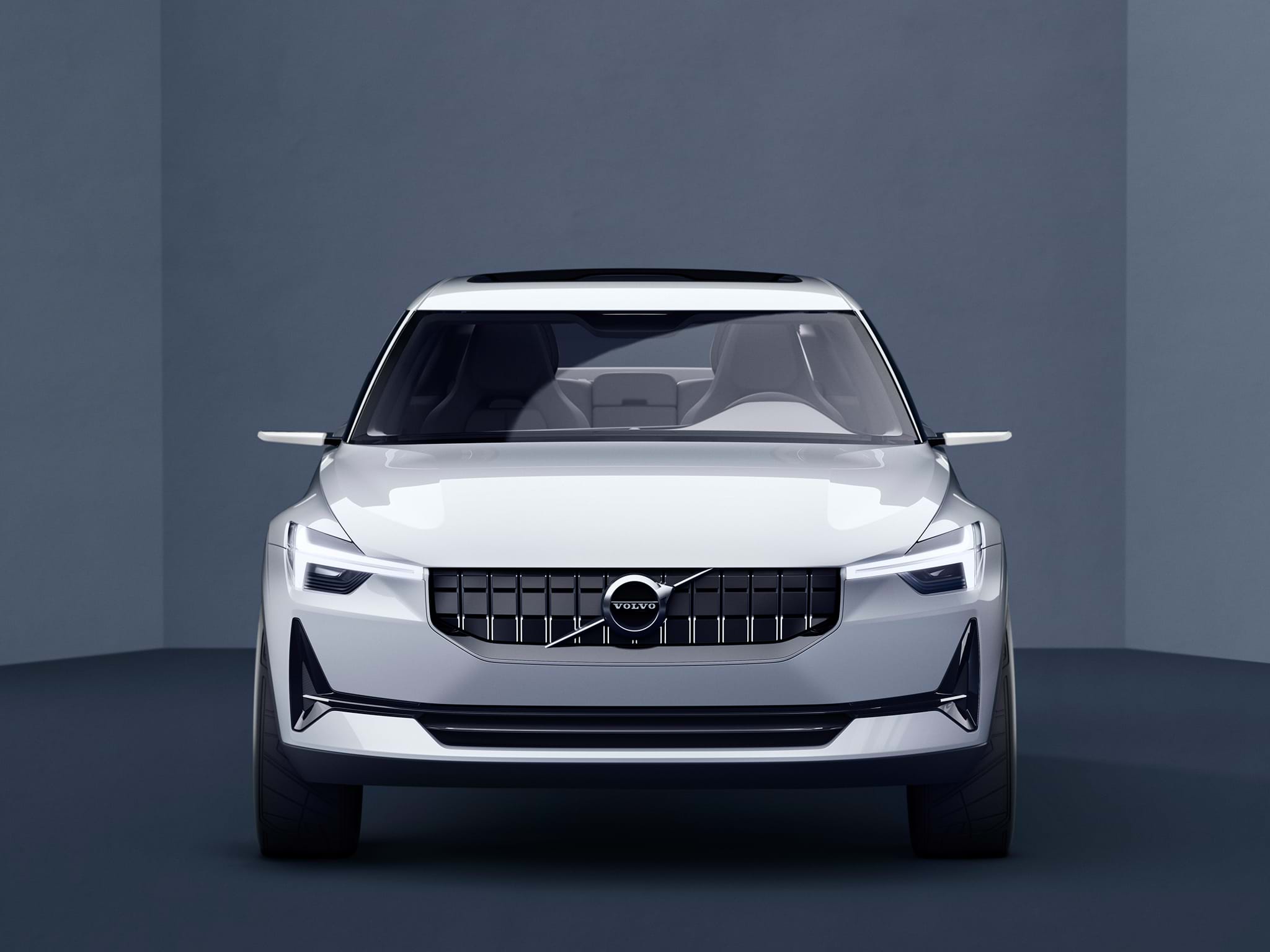 Mașină Volvo Concept 40 sedan albă, văzută din față
