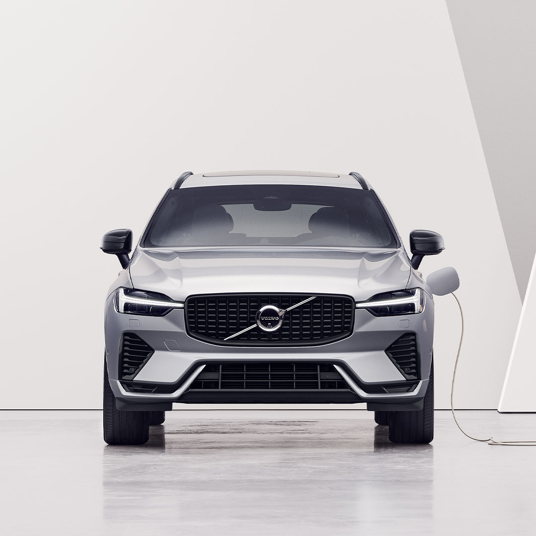 The front of a Volvo XC60 Recharge plug-in hybrid.