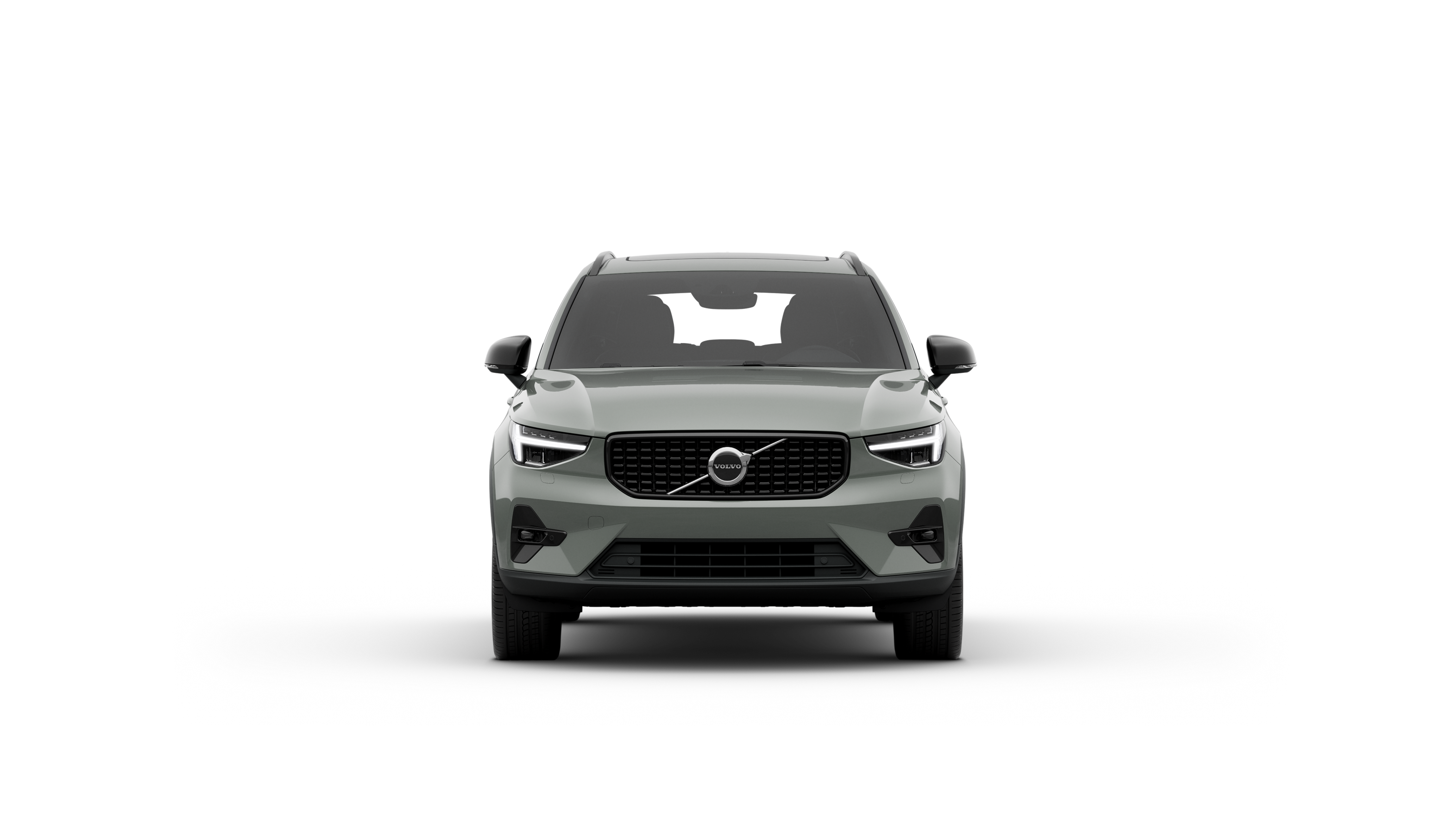 The front of a Volvo XC40 Recharge plug-in hybrid SUV.
