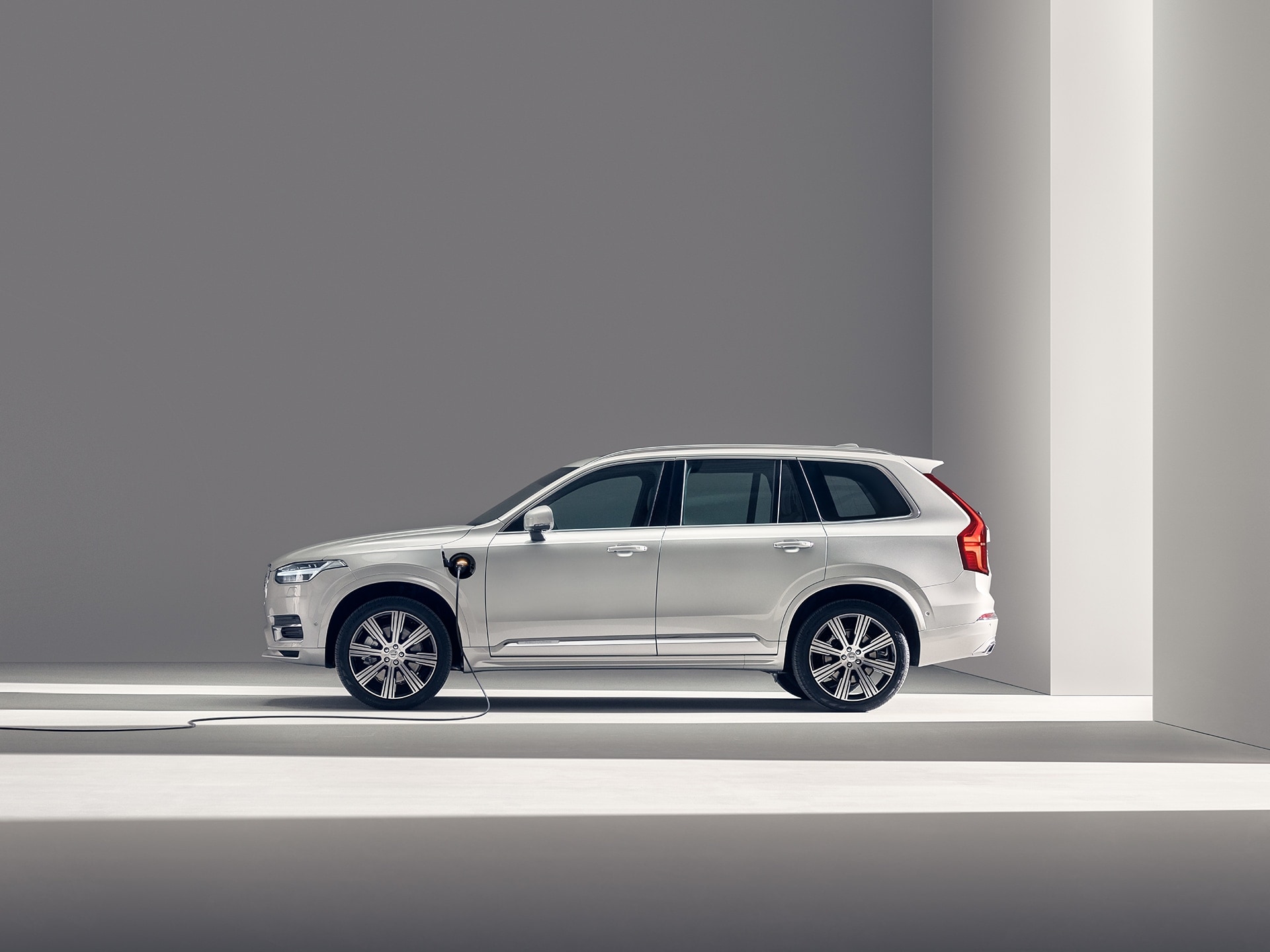 A Volvo XC90 Recharge being charged.