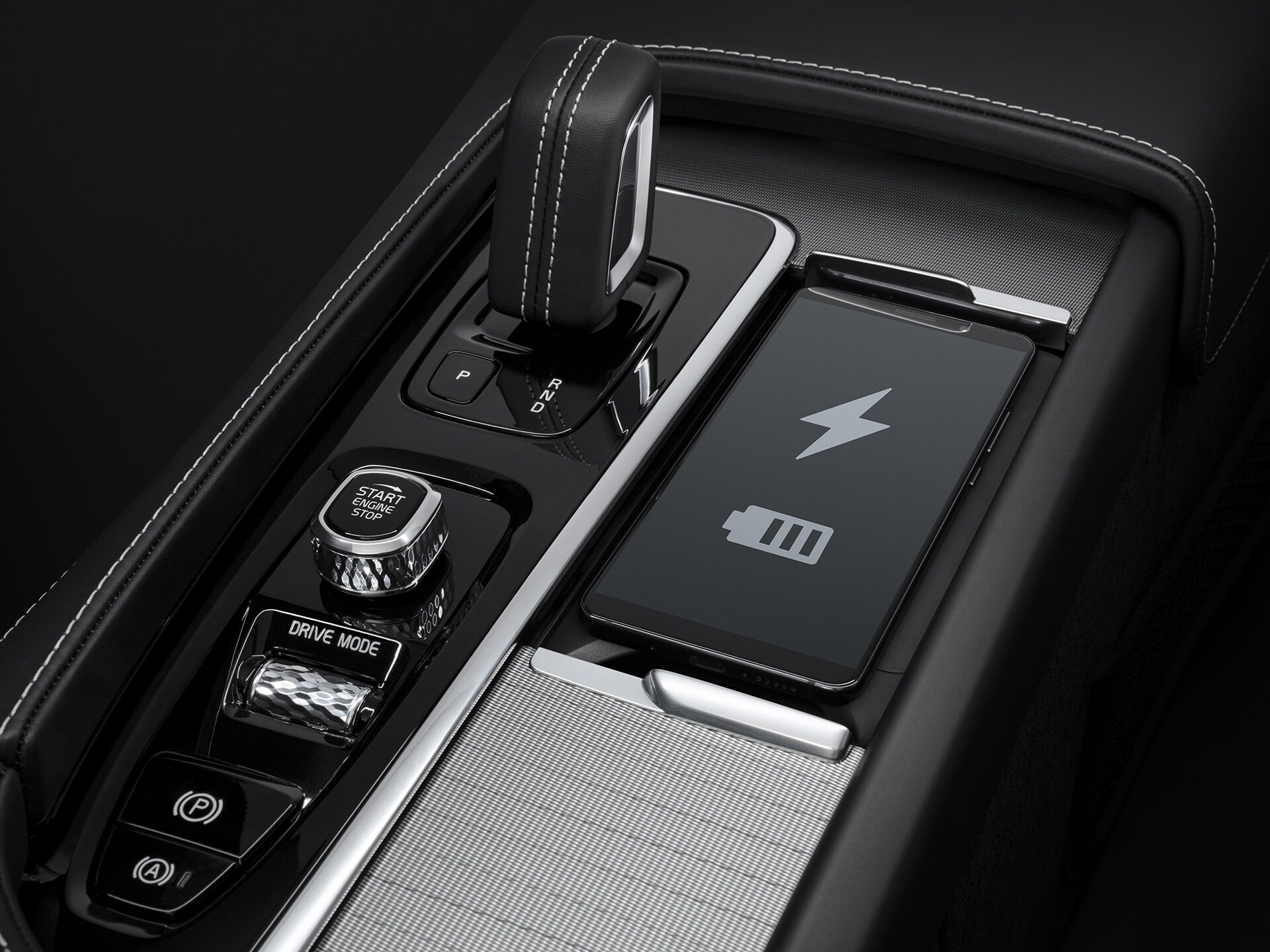 Wireless charging for your phone in a XC90 Recharge