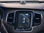 Centre display showing 360° camera view in a Volvo