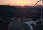 Enerji üretimi. İsveç'te günbatımı manzarası.