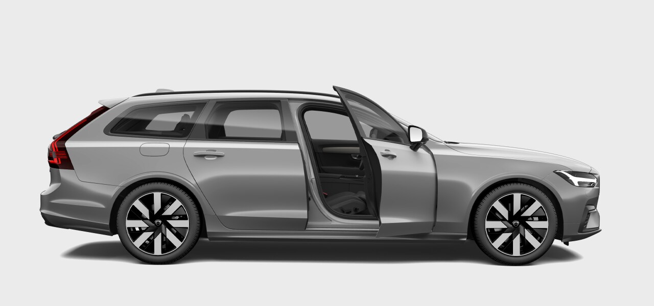 En sidovy av en bil med öppen dörr