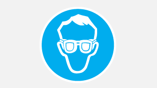 Étiquette sur le port de lunettes de protection
